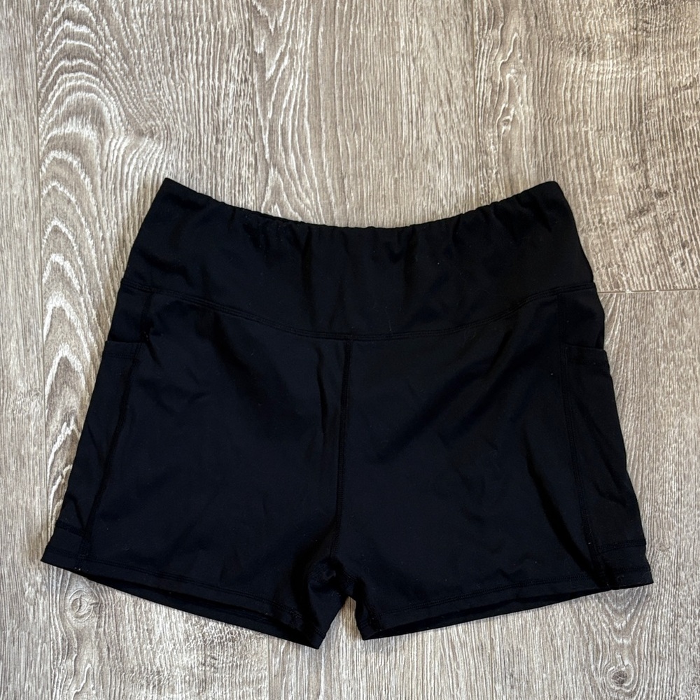 Black Women's Bike Shorts with side pockets